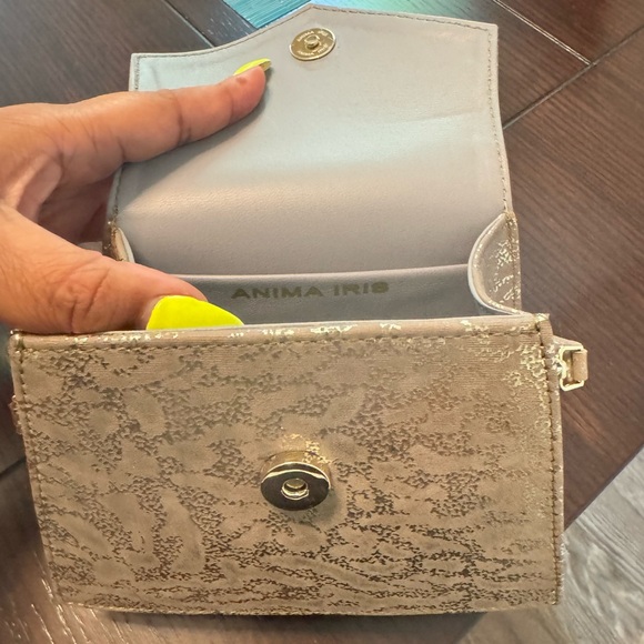 Luxury Purse never worn - Picture 5 of 6